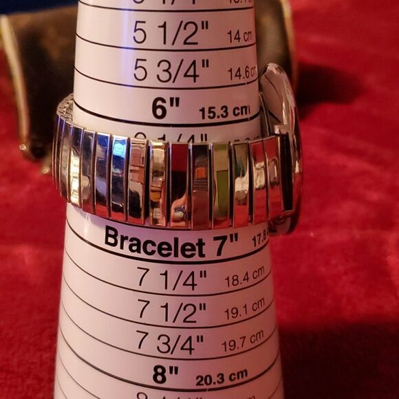 Ladies Lucida Floating Diamonds Silvertone Watch Expandable Band Crystal Bezel‎ - Picture 7 of 7